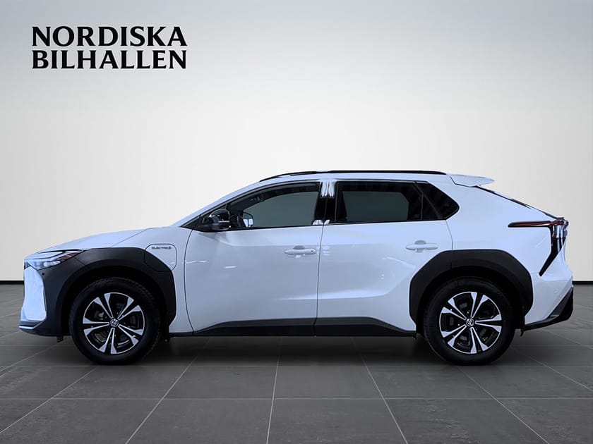 Bild 4 av Toyota bZ4X 71.4 kWh AWD Executive MOMS 360-kamera JBL Dragkrok