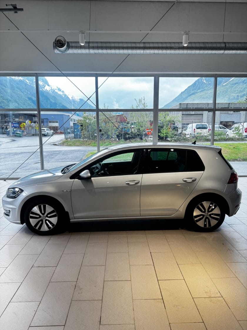 Bilde 4 av Volkswagen e-Golf 136 hk exclusive kamp *
