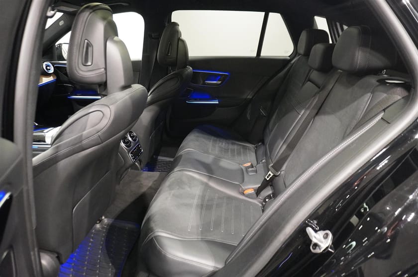 Bild 5 av Mercedes-Benz C 300 T e 300e Kombi AMG Premiumpaket Plus Panorama Drag 360° HUD