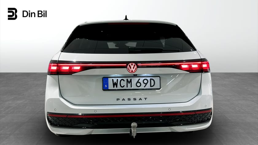 Bild 5 av Volkswagen Passat Variant eHybrid DSG R-LineBlack/Edition/Pano/&K/Drag