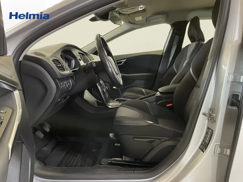 Bild 9 av 17 – Volvo V40 D2 Your Momentum