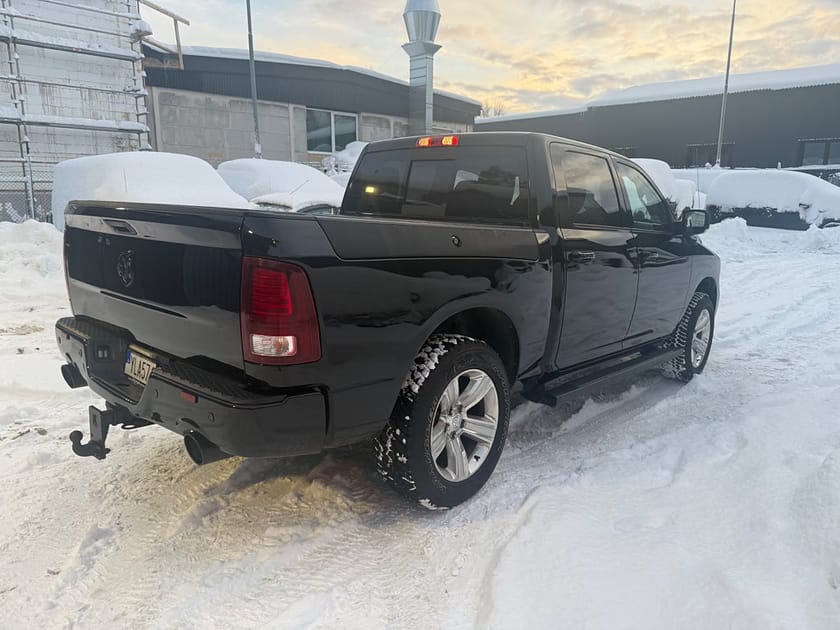 Bild 2 av RAM 1500 Crew Cab