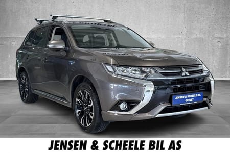 Mitsubishi Outlander PHEV Instyle+. R-Kamera, 360 kamera, Krok, DAB, Klima.
