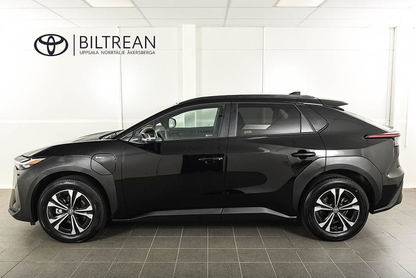 Bild 2 av Toyota bZ4X 71.4 kWh Style Edition MOMS Carplay 360-kamera