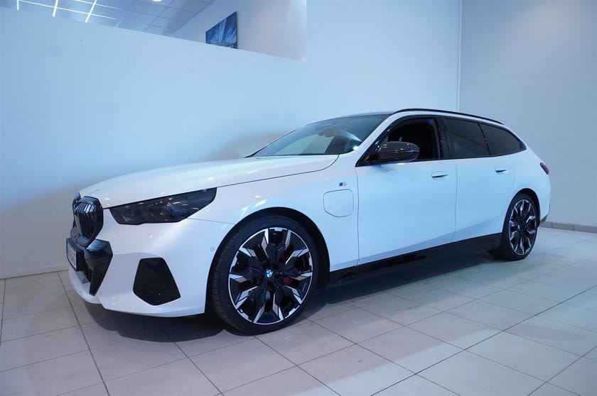 Bild 4 av BMW 550e xDrive Touring Steptronic 490hk M-Sport