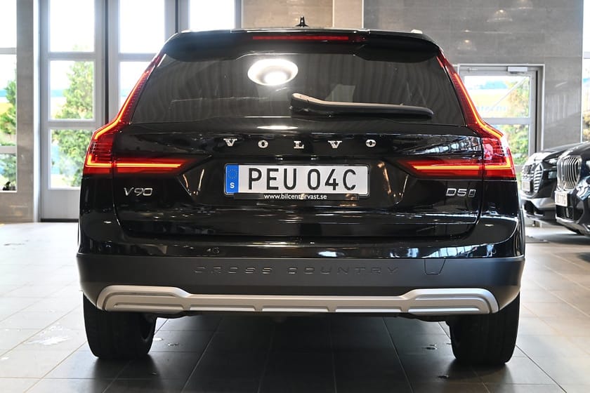 Bild 4 av Volvo V90 Cross Country D5 AWD Pano 21tum B&O Massage Ventilerade stolar Drag