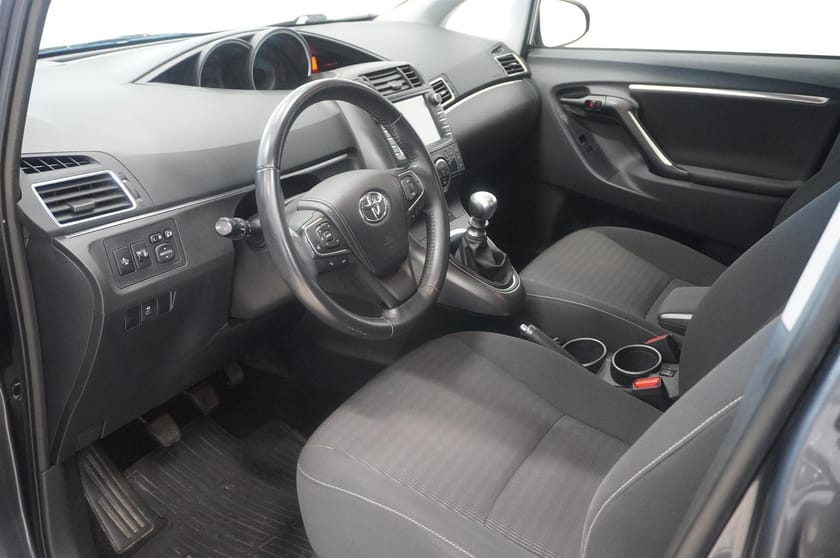 Bild 2 av Toyota Verso 1,8 7-Sits 147hk Navi Kamera