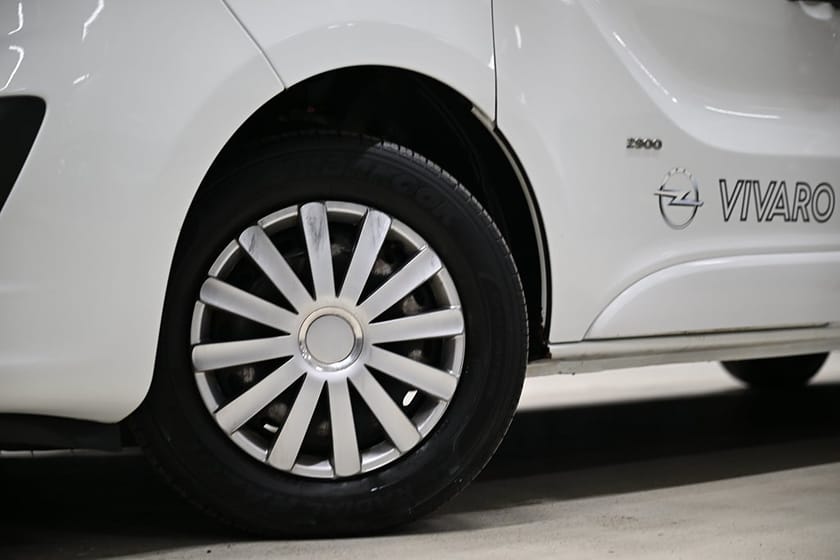 Bild 3 av Opel Vivaro Skåpbil CDTI 125HK L2 Nedlackad|Drag|Värmare|GPS|Backkamera
