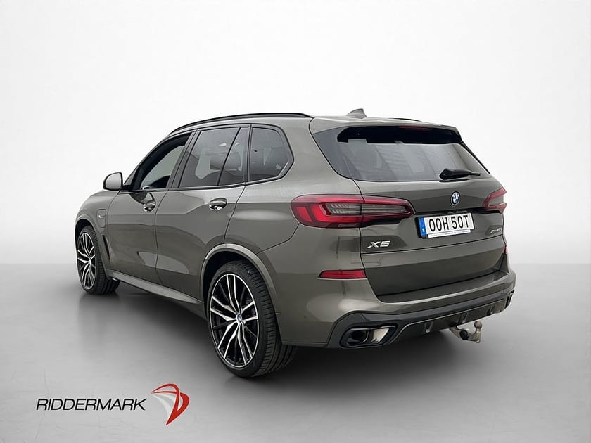 Bild 4 av BMW X5 xDrive45e iPerformance M-Sport Pano HUD Luftfjädring Laser 360°