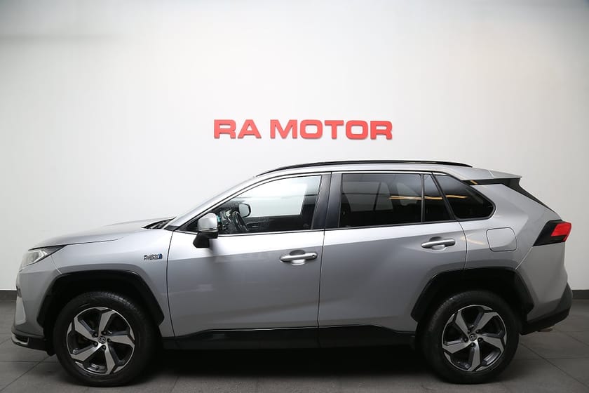 Bild 3 av Toyota RAV4 Laddhybrid Plug-in Hybrid E-CVT X-Edition AWD Extraljus Drag