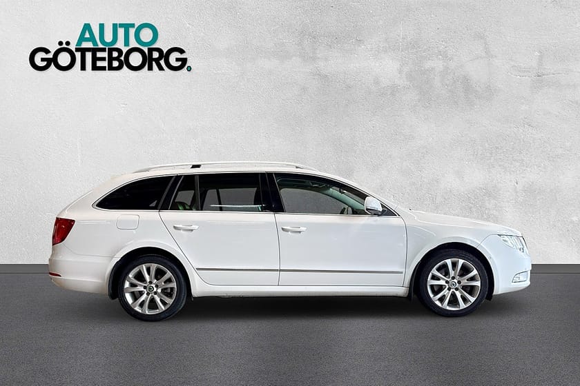 Bild 3 av Škoda Superb Kombi Skoda 1.8 TSI Elegance Panorama Dragkrok Beskitigad