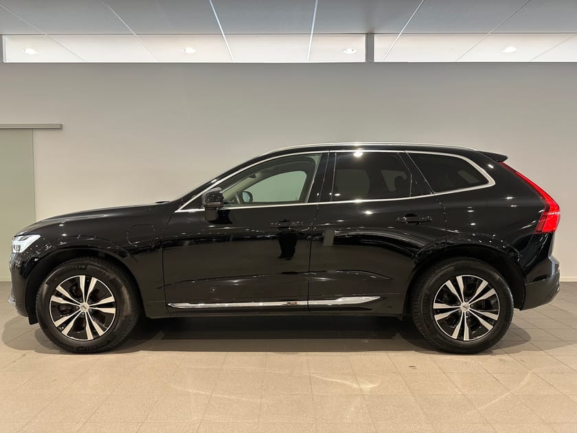 Bild 5 av Volvo XC60 Recharge T6 Core Edition/ Panoramatak/ Dragkrok/ Backkamera/