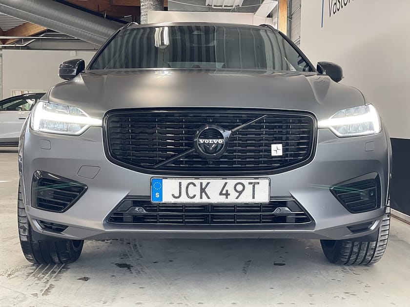 Bild 3 av Volvo XC60 T8 AWD Recharge Polestar Engineered R-Design 360 B&W Drag Panorama