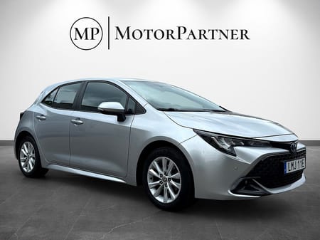 Toyota Corolla Hybrid e-CVT Active Plus Kamera Cockpit 140hk