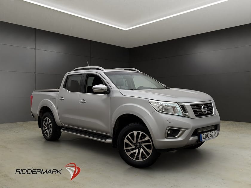 Bild 1 av Nissan Navara Dubbelhytt Tekna 4WD Drag 360° Diff Skinn Taklucka Moms