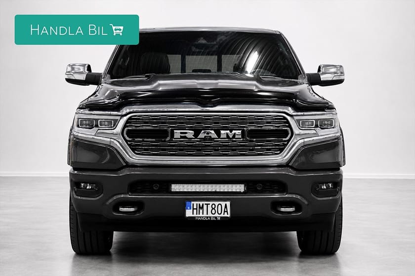 Bild 3 av RAM 1500 Crew Cab V8 HEMI Limited Kåpa Luft H/K Pano Drag Moms 395hk