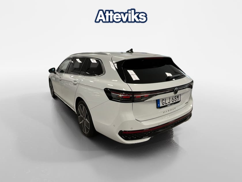 Bild 5 av Volkswagen Passat Sportscombi R-LINE 2.0 TDI 4M *Panoglastak/Elstolar/Keyless*