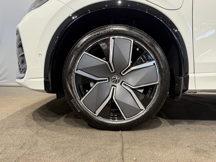 Bild 2 av Volkswagen Tiguan eHybrid R-Line Gratis dragkrok *Privatleasing*