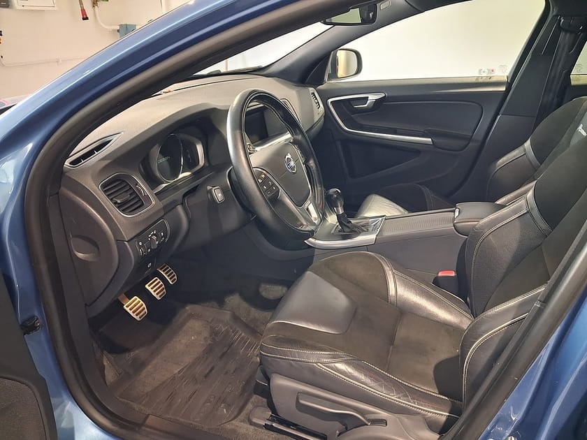 Bild 3 av Volvo V60 D3 R-Design 136HK
