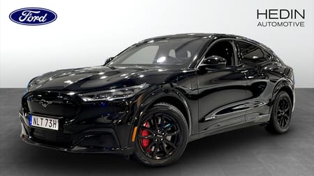 Ford Mustang Mach-E Long Range AWD Teknikpaket + 351HK | Dragkrok | B&O ljud