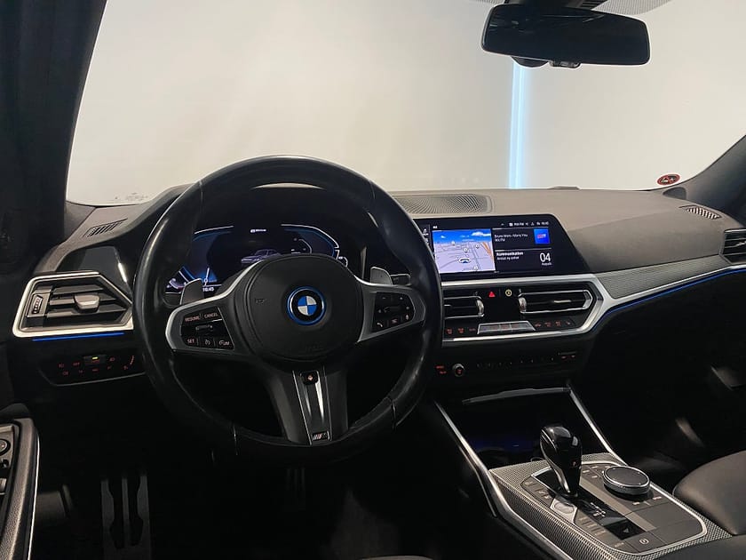 Bild 3 av BMW 330e xDrive Sedan M Sport Sportsäte Rattvärme