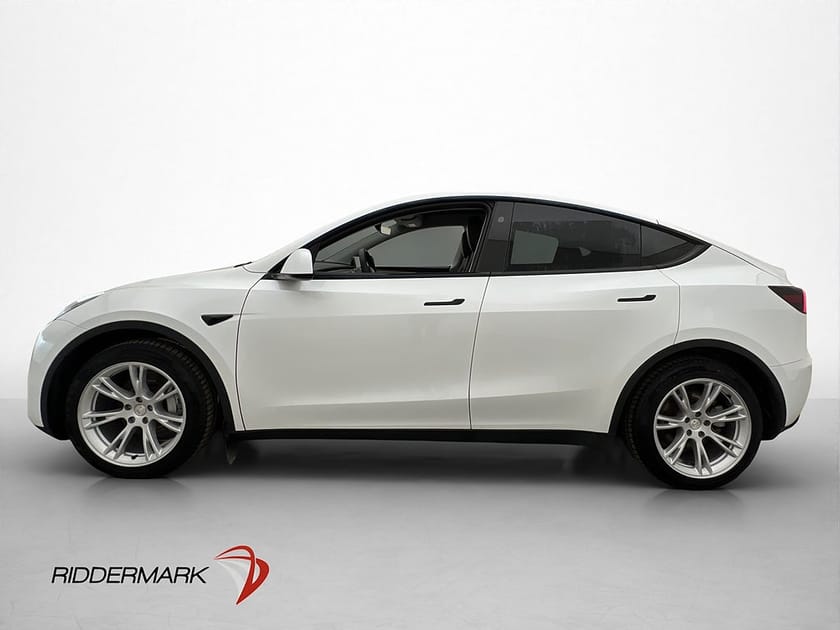 Bild 5 av Tesla Model Y Long Range AWD Pano Drag Värmare Moms Pano