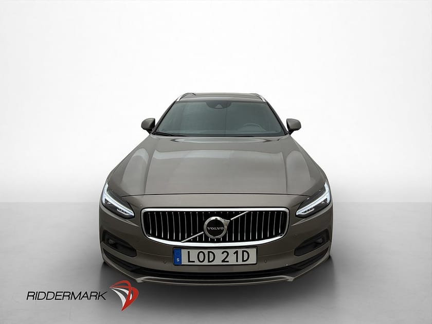 Bild 2 av Volvo V90 D4 190hk AWD Momentum Kamera Skinn Värmare Drag