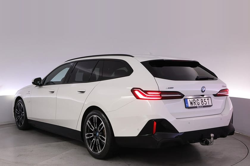 Bild 4 av BMW 530e xDrive Touring M-Sport Kamera Adap.Farth H/K Drag