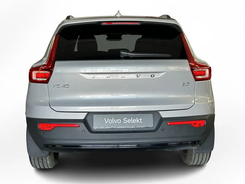 Bild 6 av 15 – Volvo XC40 B3 FWD Bensin Plus Dark