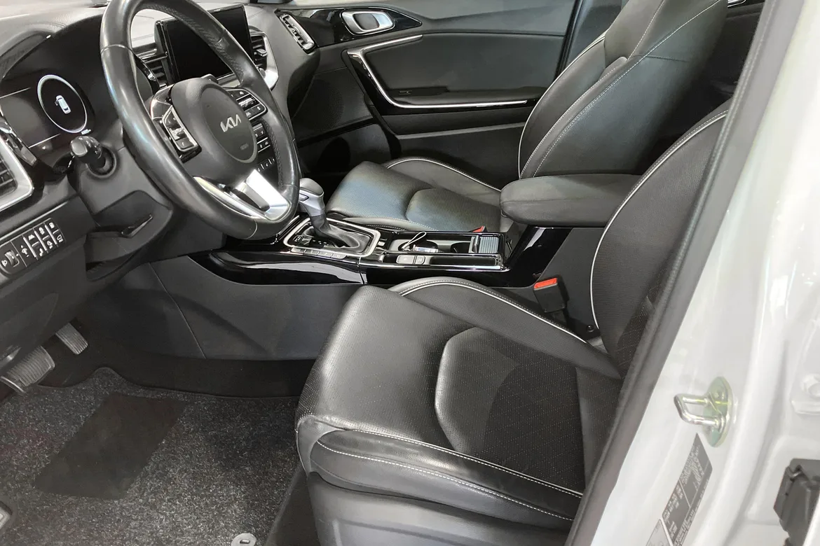 picture of a car