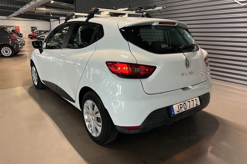 Bild 4 av Renault Clio 1.2 Expression Keyless Navi BT Euro 5