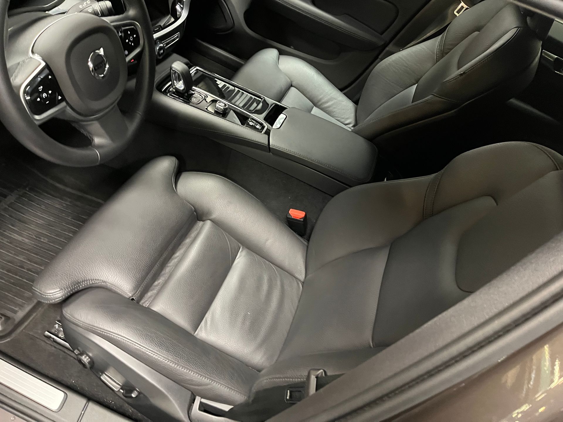 Volvo V60 T6 Plus Dark Nordic Edition 2025, bild 4/10