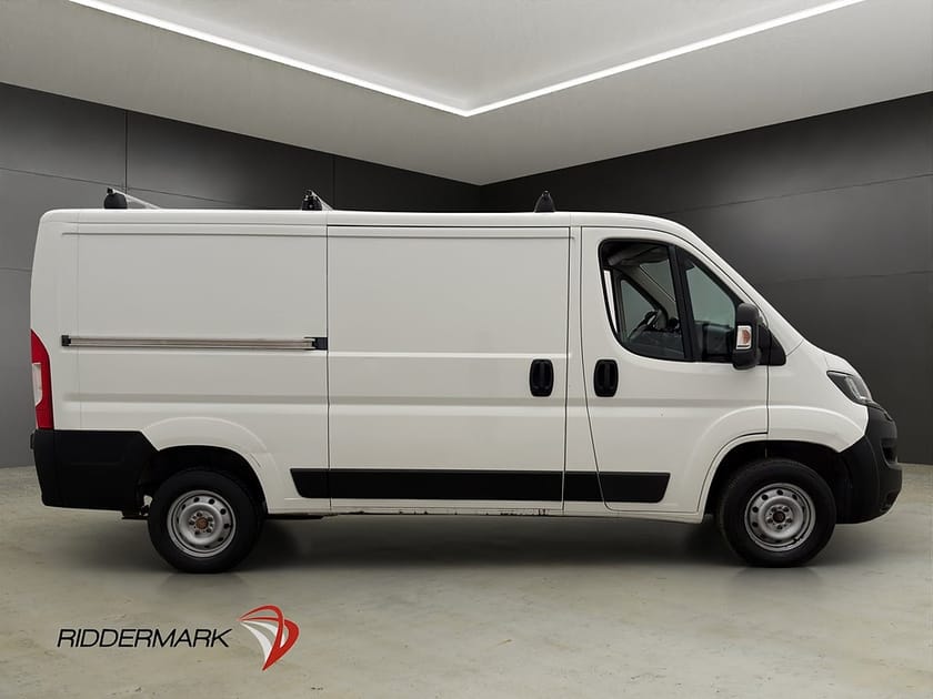 Bild 2 av Peugeot Boxer Van L2 131hk Värmare Dragkrok 3-Sits B-Kamera MOMS