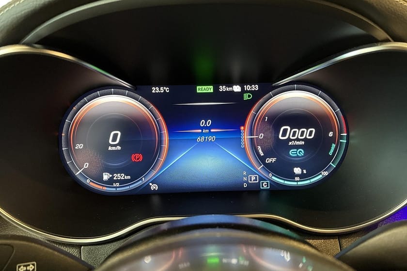 Bild 5 av Mercedes-Benz GLC 300 de 4MATIC AMG Kamera Cockpit Panelbelysning Elstol