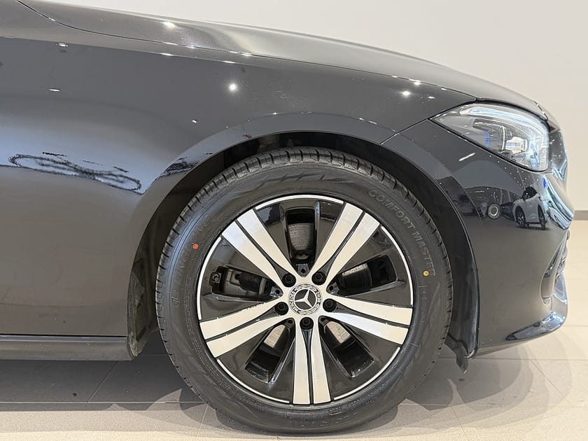 Bild 4 av Mercedes-Benz C 220 d 4MATIC 220d Drag 360-kamera Elstol