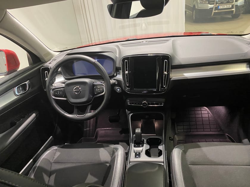 Bild 2 av Volvo XC40 D4 AWD Momentum Advanced Edition