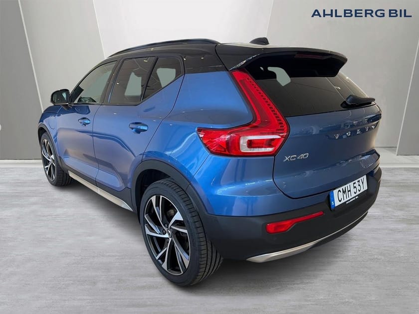 Bild 3 av Volvo XC40 Recharge T5 R-Design, Loungepaket, Motorstolspaket, Ljuspaket, Lastpaket, Förarstöd, Dragkrok Halvautomatisk, Navigation