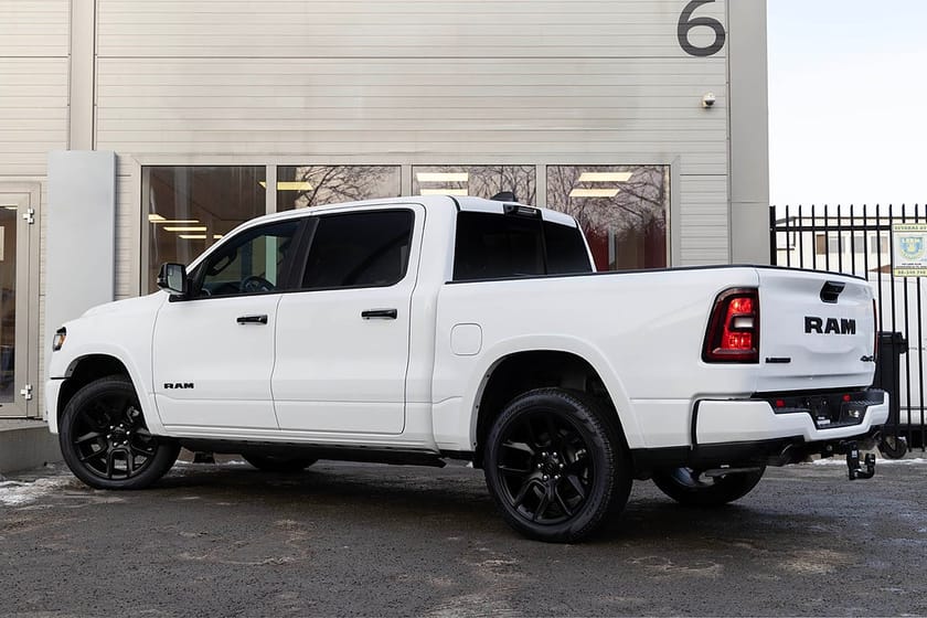 Bild 5 av RAM 1500 Crew Cab Dodge Laramie Night Premium 420HK LÅG SKATT| 4 750:-/mån