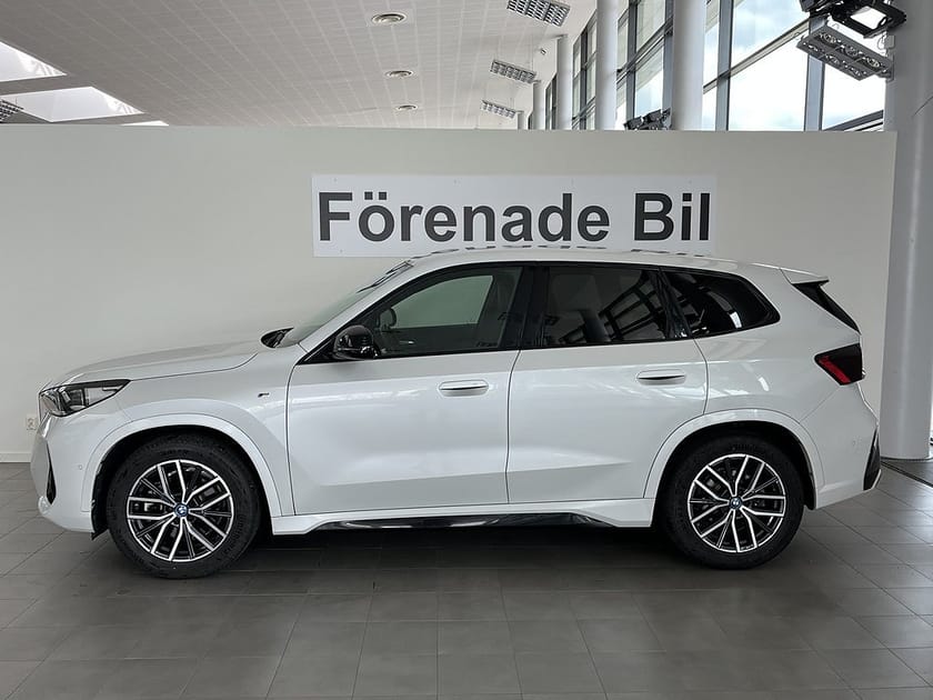 Bild 3 av BMW iX1 xDrive30 4,95% M Sport Komfort Access Rattvärme