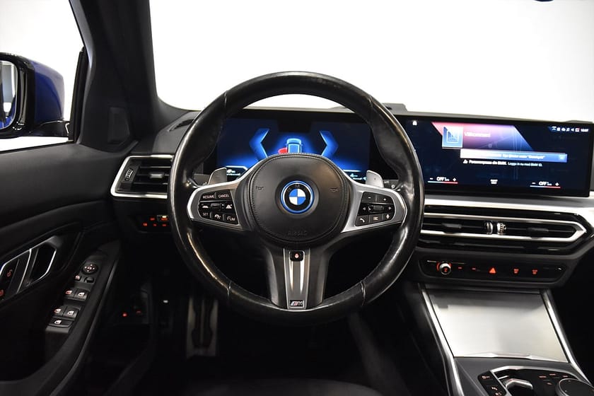 Bild 2 av BMW 330e xDrive Touring M-sport Drag Rattv Värmare AdaptivF 292hk