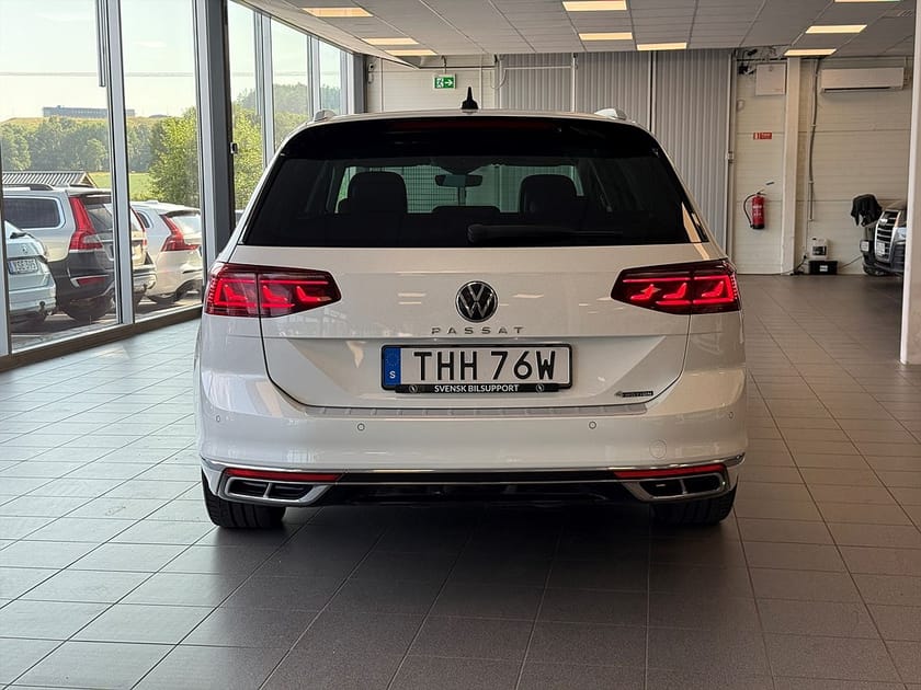 Bild 3 av Volkswagen Passat Sportscombi R-line 2.0 TDI 4M Carplay Värmare Navi
