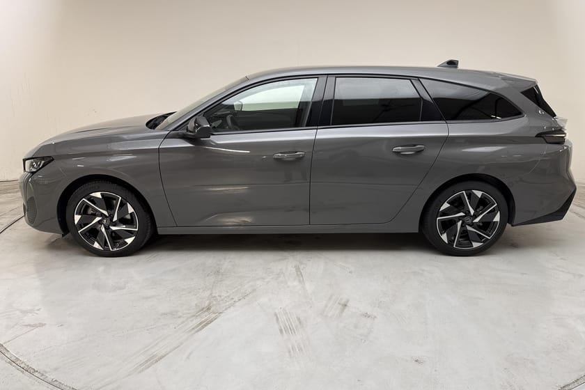 Bild 2 av Peugeot 308 SW Hybrid 145 1.2 PureTech (145hk) Allure