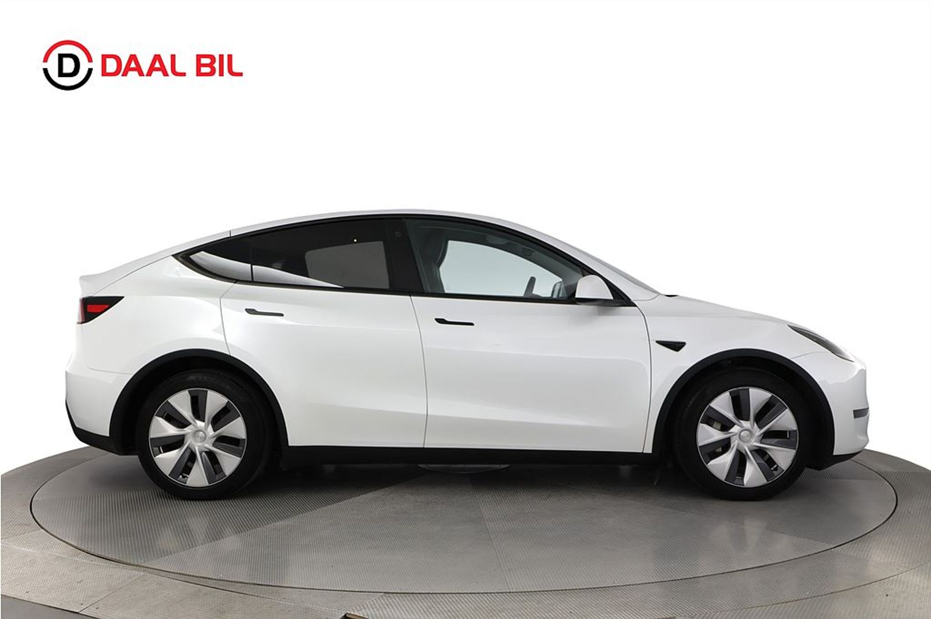 Tesla Model Y 2023, kuva 5/10