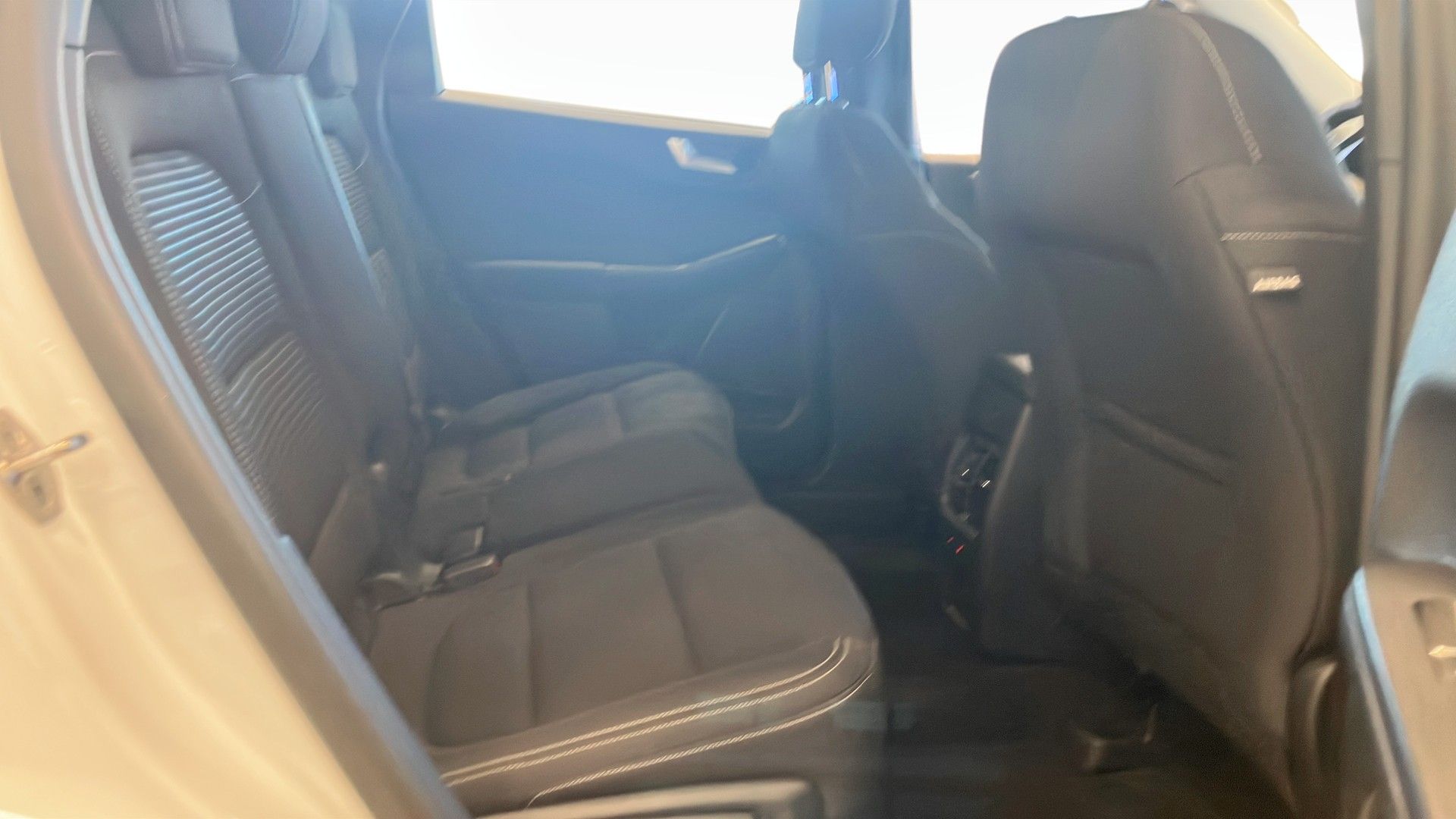 Ford Kuga Plug-In Hybrid 2023, bild 5/10