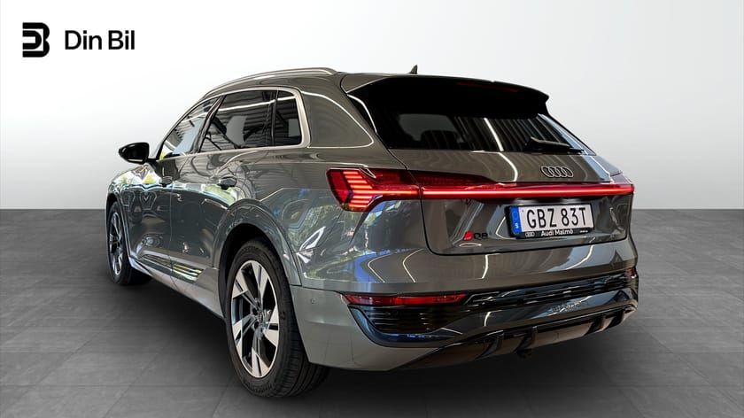 Bild 3 av Audi Q8 55 e-tron quattro S line 300 kW
