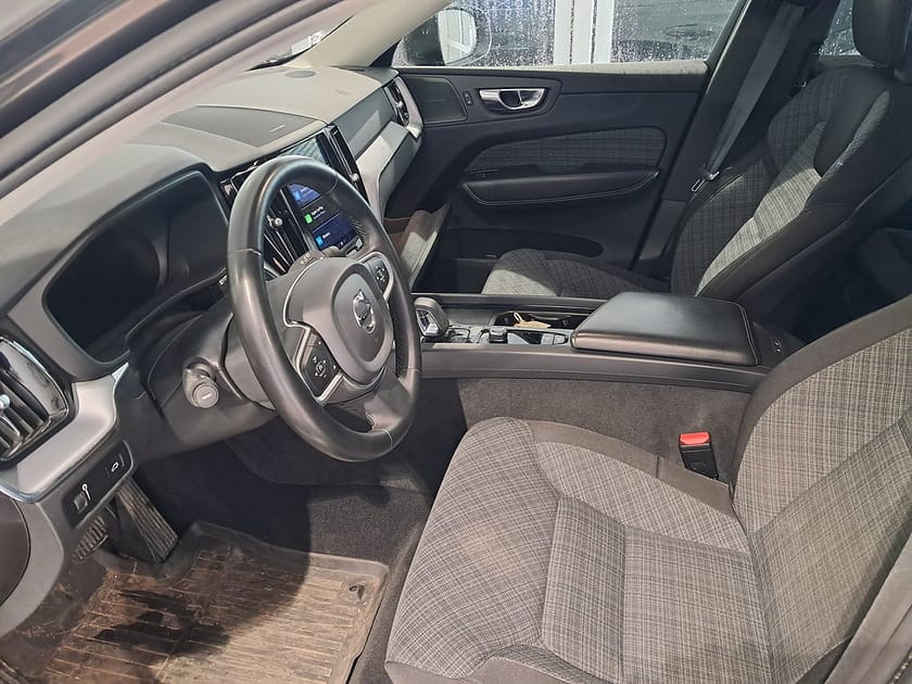 Bild 3 av Volvo XC60 B4 197HK MILDHYBRID Momentum Advanced