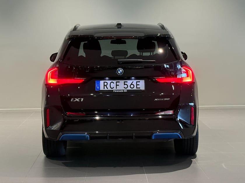 Bild 4 av BMW iX1 xDrive30 M Sport Drag Elstol m minne H/K Park Assist