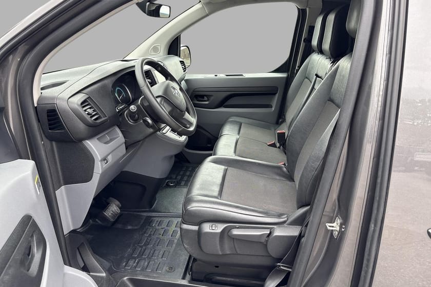 Bilde 3 av Opel Vivaro-e Varebil Elite L2 75 kWh 136hk Cruise/Krok/Kamera/DAB/BT