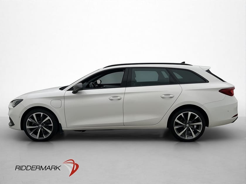 Bild 5 av SEAT León Sportstourer e-Hybrid ST 204hk FR Cockpit Kamera Navi CarPlay