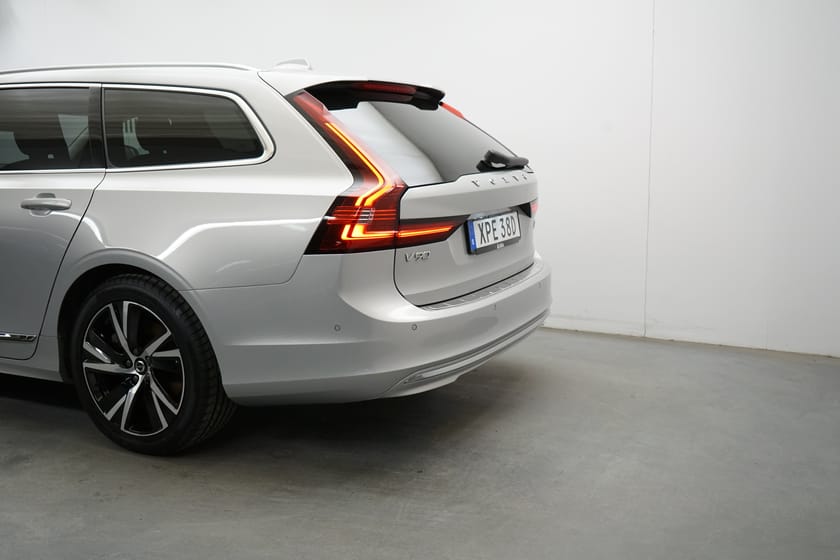 Bild 3 av Volvo V90 Recharge T6 Core Edition, Dragkrok, Parkeringskamera 360, Navigation